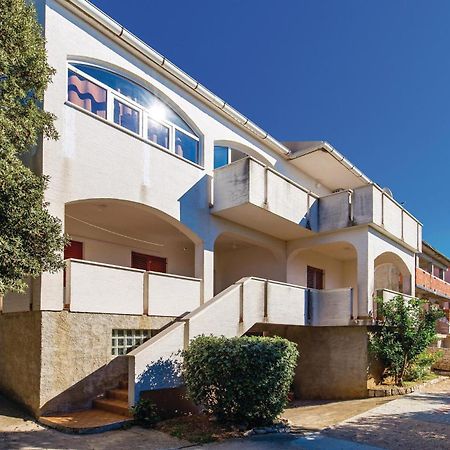 Lovely Apartment In Mandre With Wifi Exterior photo