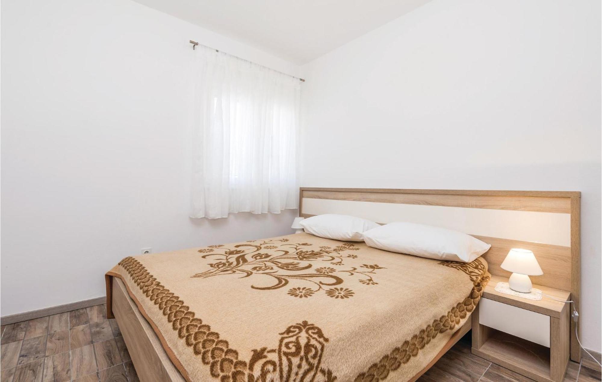 Lovely Apartment In Mandre With Wifi Exterior photo